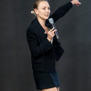 Inga Lamouroux, Fractional CMO в Германии