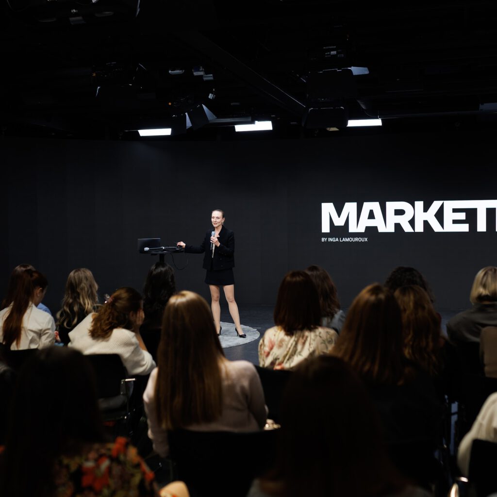 Inga Lamouroux, Fractional CMO в Германии